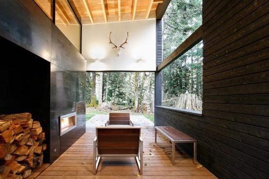 Courtyard House on a River