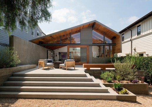 Bowen Residence in Manhattan Beach remodeled by Oonagh Ryan Achitect