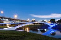 Phyllis J. Tilley Memorial Pedestrian Bridge in Fort Worth, Texas by Rosales + Partners.