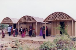 Paper+Log+House%2c+India%2c+by+Shigeru+Ban+Architects