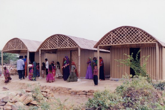 Paper+Log+House%2c+India%2c+by+Shigeru+Ban+Architects
