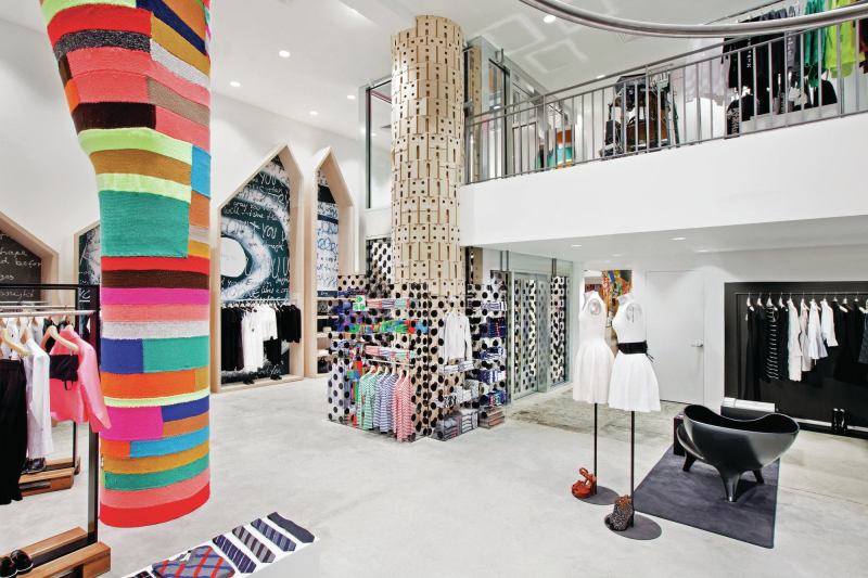 Magda Sayeg knitted this brightly colored covering for a third-floor column.