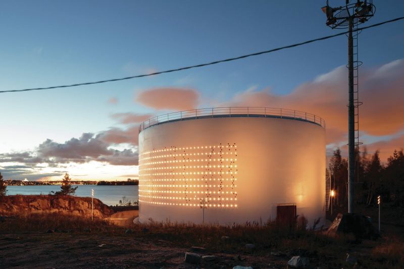 Lighting Design Collective (LDC) received significant worldwide recognition for its award-winning scheme for Silo 468, an abandoned oil tank transformed into a permanent art installation. Located near the sea, in an area known for its strong winds, LDC was inspired by this setting and used the combination of natural light, wind, and movement of light on the water as a source of inspiration for the formulation of their lighting concept.