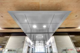 A new 650,000-square-foot, 17-story federal office complex at
90 Elgin Street is one of the largest, new construction projects in
Ottawa’s recent history.