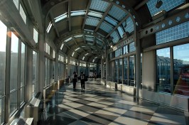Inter-terminal corridor at Chicago O'Hare's United Terminal.
