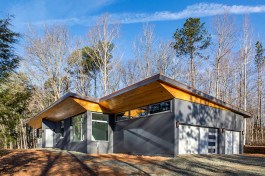 In form, function, and materials, this compact house is decidedly modern.