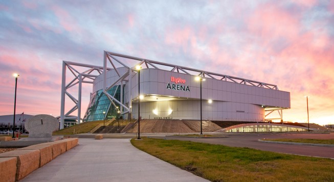Considered the nation’s first multi-level sports complex, HyVee Arena adaptively reused the historic Kemper Arena’s single-level venue transforming it into a modern, four-level, multi-functional, 10,000-seat recreational facility in Kansas City, Missouri. 