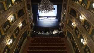A view of the audience uninterrupted by a centre aisle increases the energy fed to the artists which has a positive impact on the performance and further enhances the audiences’ enjoyment.
