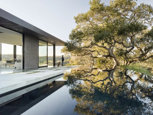 Oak Pass Main House, designed and built by Walker Workshop. (Beverly Hills, CA) Photography by Joe Fletcher 