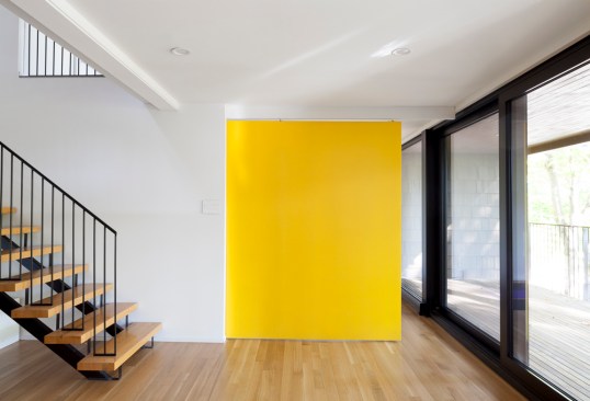 Sliding door