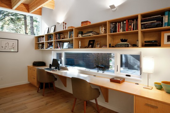 Courtyard House on a River