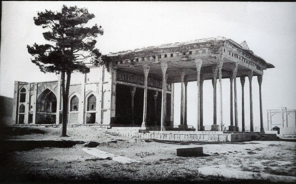 Ayine Khaneh palace