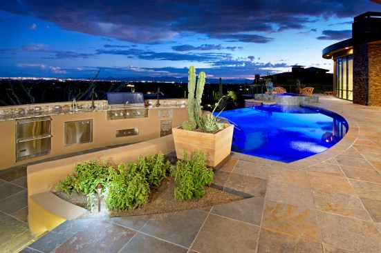 PATIO + OUTDOOR KITCHEN
Made for year-round entertaining, the full Outdoor Kitchen overlooks the desert.
