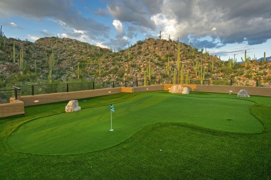 ROOF-TOP PUTTING GREEN
Magnificent views from the roof deck.
