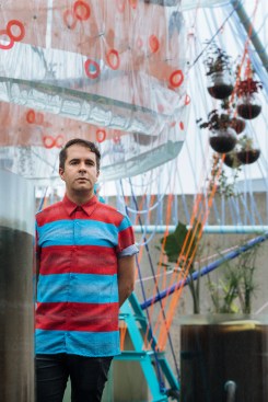 Spanish architect&nbsp;Andr&eacute;s Jaque&nbsp;on site with COSMO.