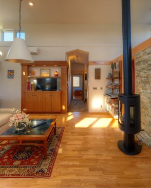 Mid-Century Mod on the Prairie - Living Room

This open-space living and dining room illustrate the ideal of Vastu living, where natural light comes into the house from many sides. 