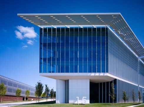 The west elevation and entry acknowledges the original campus across 
Classen Boulevard
