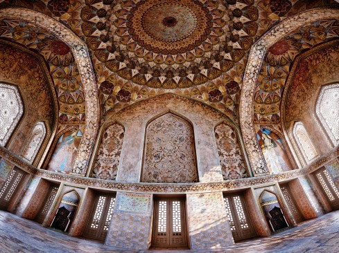 3D render of interior and muqarnas design for Ayine Khaneh palace