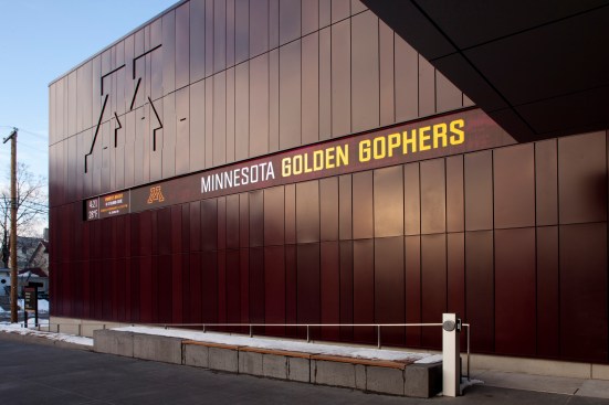 The striking exterior of the Land O’Lakes Center for Excellence features a digital ticker with
customizable brand content, including upcoming athletics events.