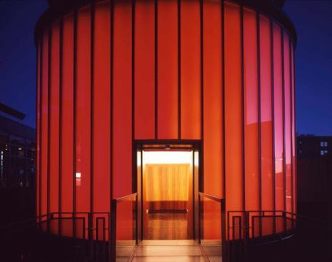 Light Reign, 2003&nbsp;&nbsp;  Daylight and LED light&nbsp;&nbsp;  Site-specific installation, Henry Art Gallery, University of Washington, Seattle&nbsp;&nbsp; &copy;&nbsp;James Turrell