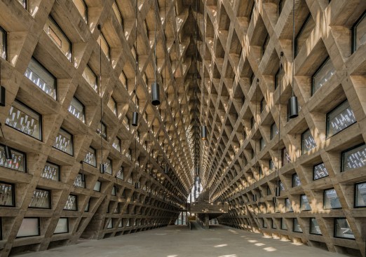 Exhibition Hall: light interactions 