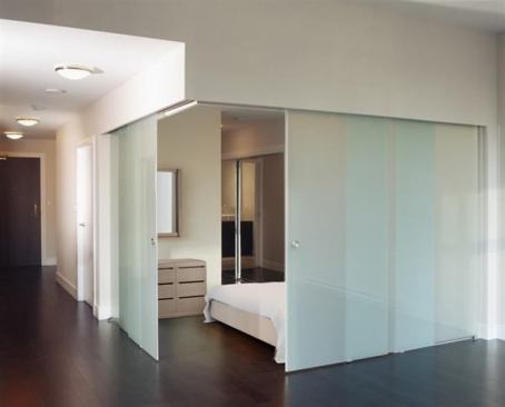 Bi-parting EXTENDO doors offer innovative corner closures and space saving design.
