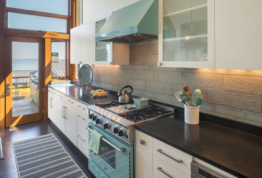 Island Retreat kitchen