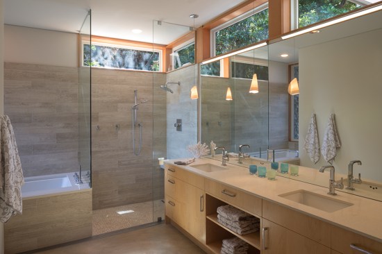 Seaview Escape bathroom