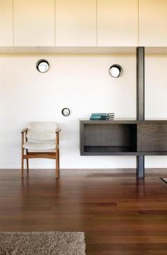 A restrictive lot forced the architects to design a thin home, but it also helped promote light-filled loftlike spaces.