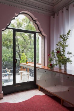 HotelPug Seal - German Velasco Arquitectos