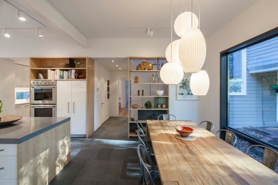 Kitchen+with+hallway+view