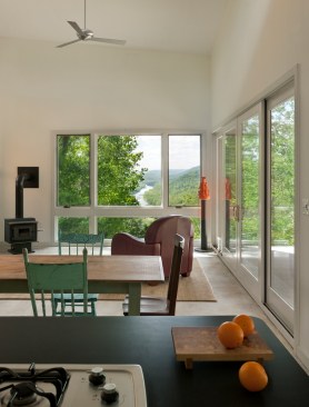 GriD Ridge House_view from kitchen to living