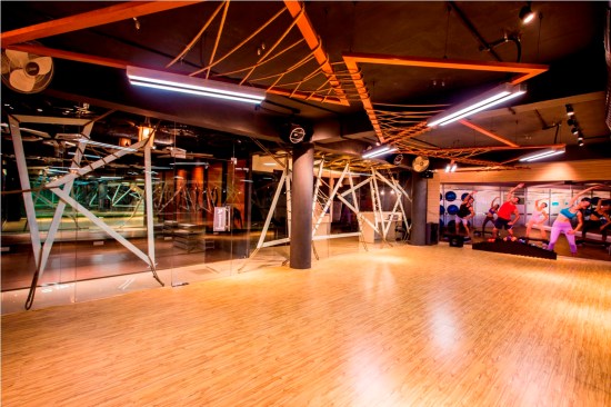  ANGLES AND TRIANGLES
Studio spaces specifically designed keeping in mind the required competitive 
environment 
