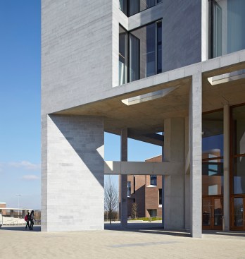 University+of+Limerick+exterior.