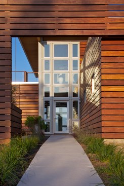 Vertical view to the front entry from the street