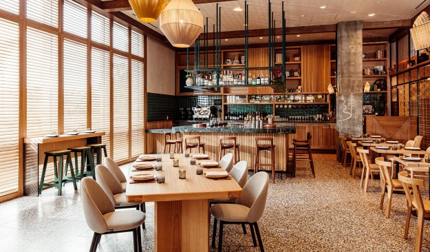 Bar and restaurant
