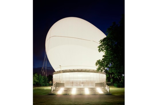 Serpentine+Gallery+Pavilion+2006%2c+designed+by+Rem+Koolhaas+and+Cecil+Balmond%2c+with+Arup