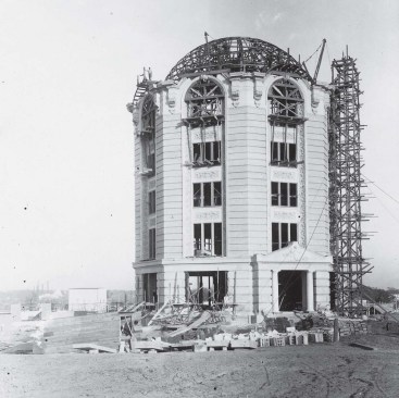 Edward Gardner Lewis built the Woman's Magazine Building in 1904 to house his magazine offices.