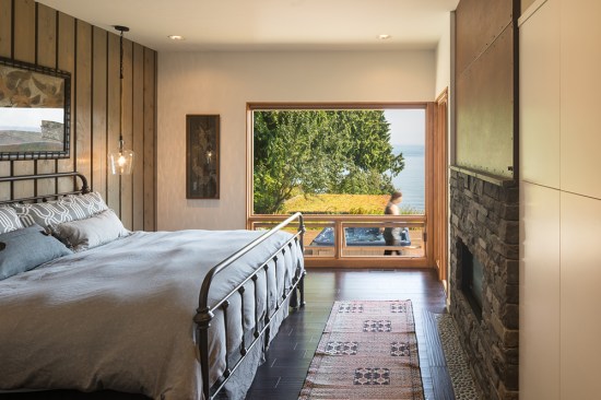 Island Retreat bedroom