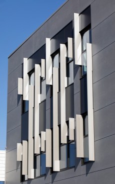 Aluminium sun shades detail 