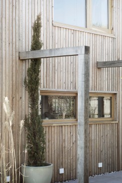 Island Cottage by Paul Cashin Architects