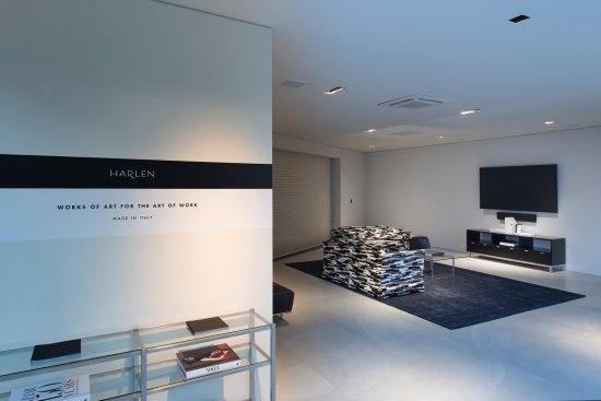 Georgina Avenue Santa Monica modern home office showroom