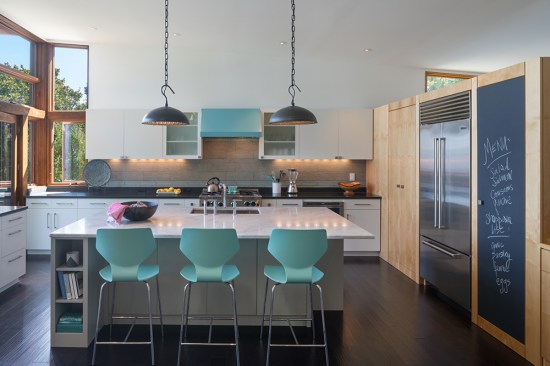Island Retreat kitchen