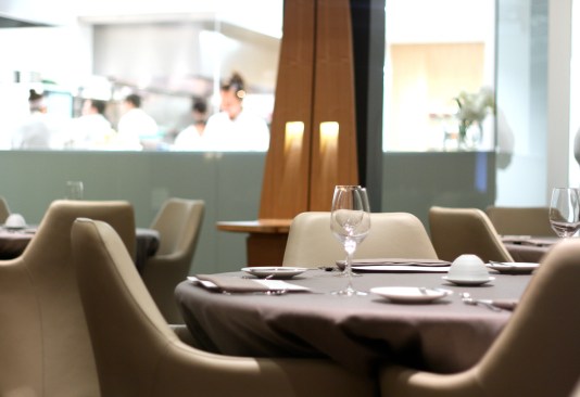 Dining+room+table.