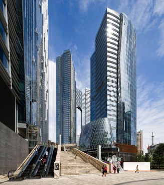 Evergrande Huazhi Plaza, Chengdu, China, by Aedas - Southern entrance plaza on Tidu Road