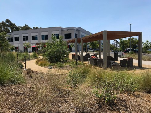 Mission Federal Credit Union Headquarters - Outdoor Connection Space
