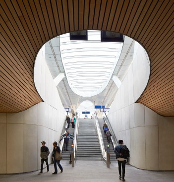 Access to train platforms