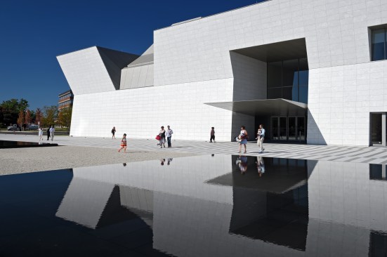 Aga+Khan+Museum%2c+by+Maki+%26+Associates