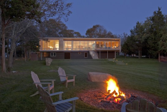 At night the main bar of the Westport River House glows like a beacon