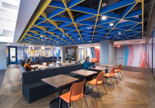 Trinity Innovation Center interactive work café offers variety of seating options, digital display and 
writable surfaces for solo and teamwork. 